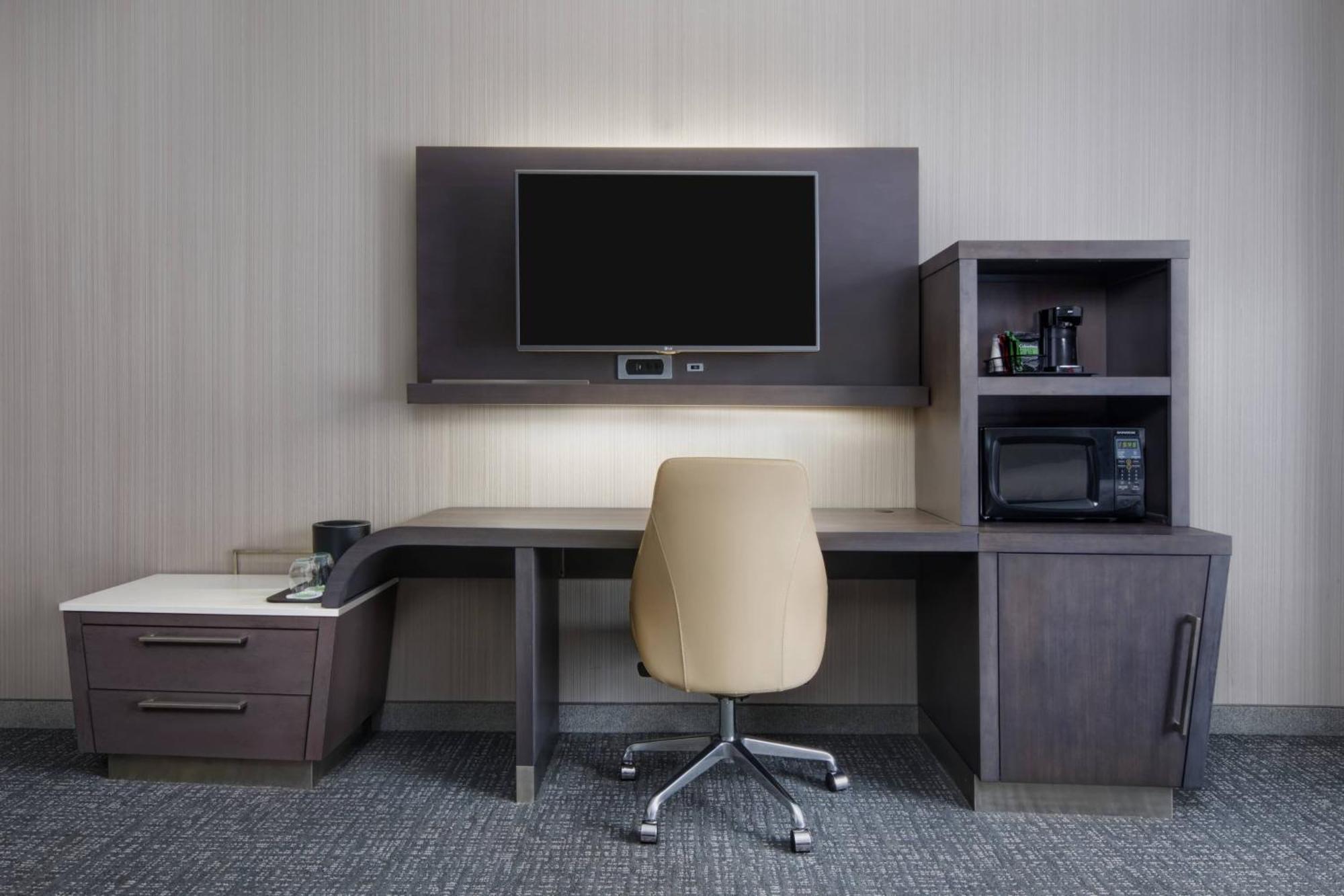 Courtyard By Marriott Richmond Downtown Hotel Exterior foto