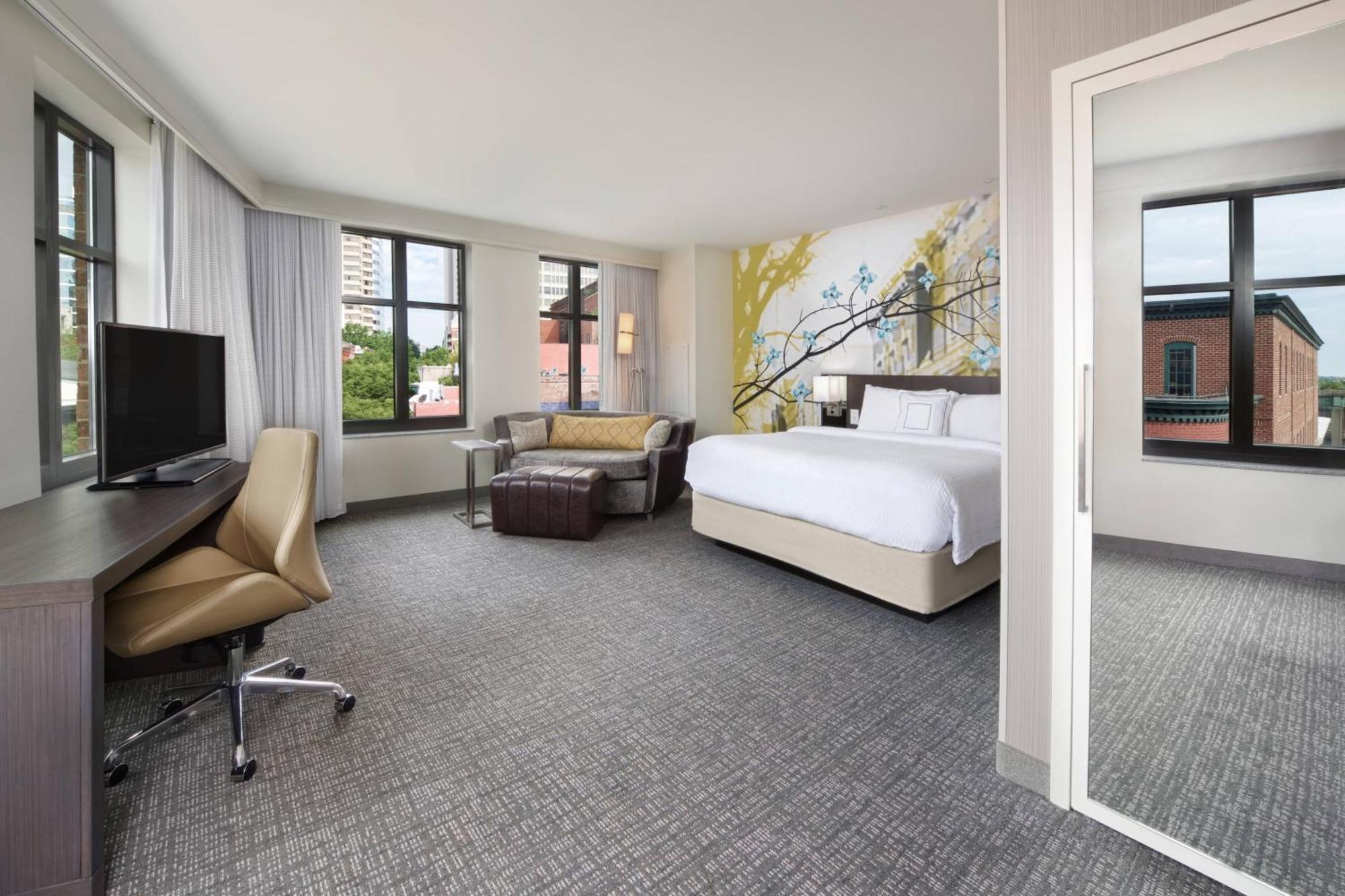 Courtyard By Marriott Richmond Downtown Hotel Exterior foto
