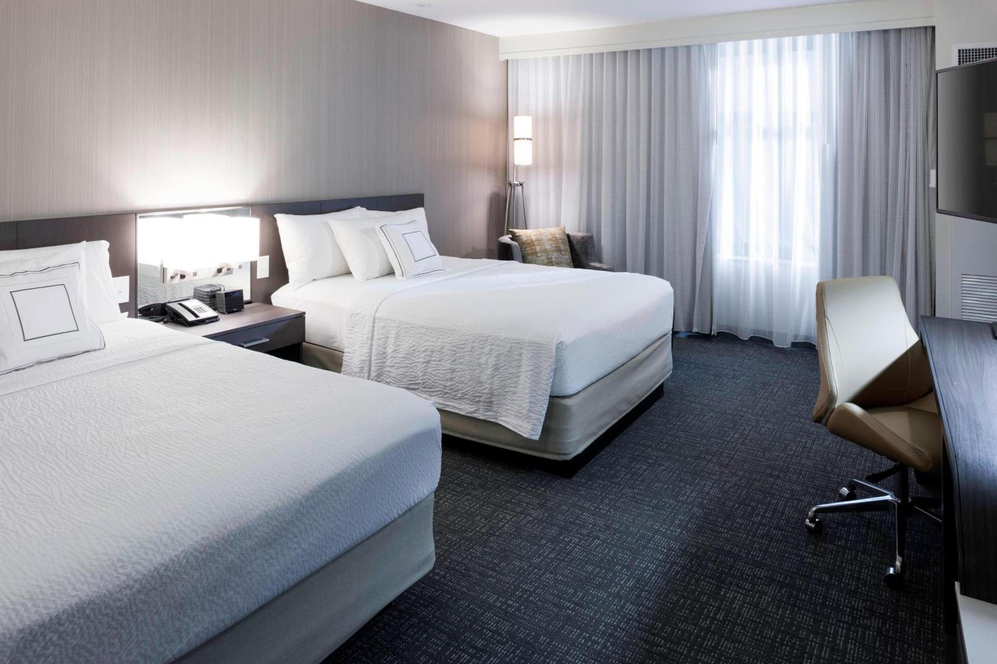 Courtyard By Marriott Richmond Downtown Hotel Exterior foto